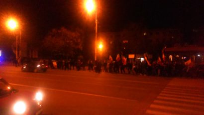 Sute de constănţeni sărbătoresc victoria lui Klaus Iohannis