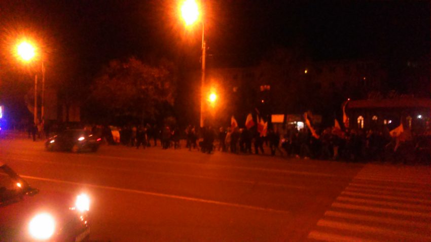 Sute de constănţeni sărbătoresc victoria lui Klaus Iohannis