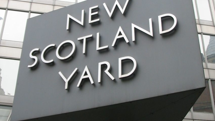 Scotland Yard: „Am dejucat patru sau cinci comploturi teroriste în 2014”