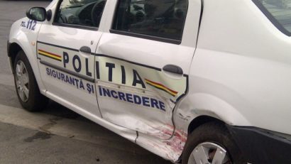 BEAT şi fără permis a lovit maşina Poliţiei Rutiere, dar a fost lăsat în LIBERTATE!