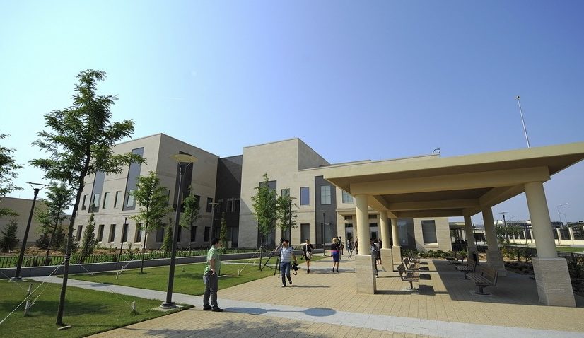 Ambasada SUA închisă de Ziua Recunoştinţei