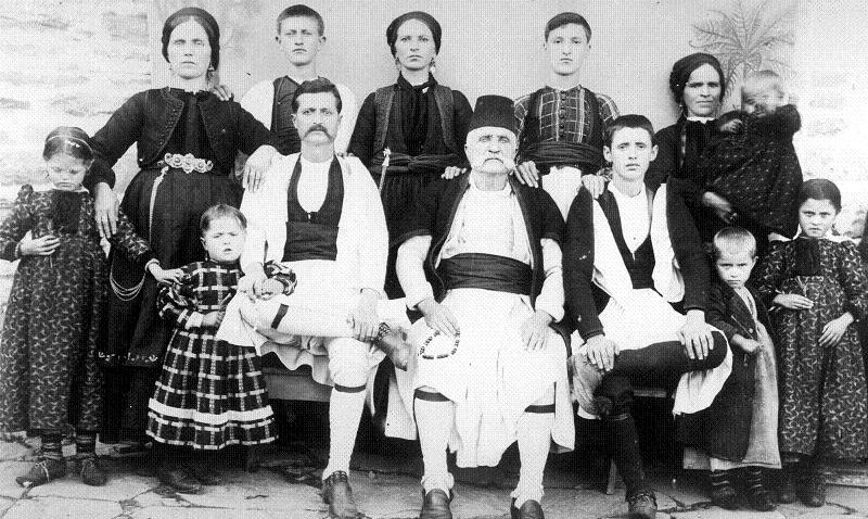 Armânii resping afirmaţiile primarului Radu Mazăre despre etnia lor