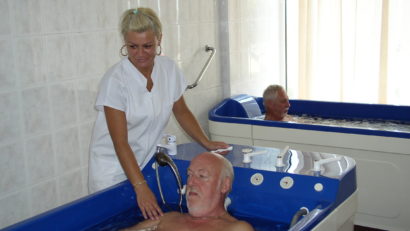 Pentru părinţi şi bunici – unde se mai găsesc bilete la băi