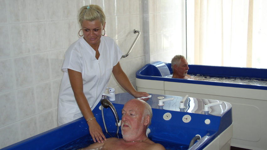 Pentru părinţi şi bunici – unde se mai găsesc bilete la băi
