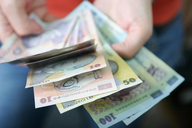 Bugetarii îşi vor primi drepturile restante, după rectificarea bugetară