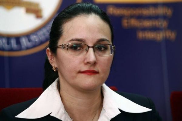 UPDATE: Şefa DIICOT, Alina Bica, reţinută pentru 24 de ore