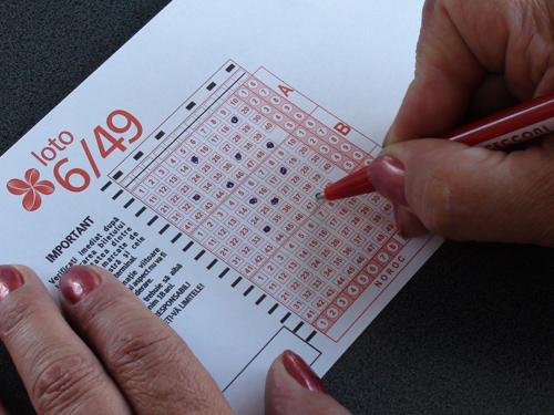 Report de aproximativ 8 milioane de euro la Loto 6\49