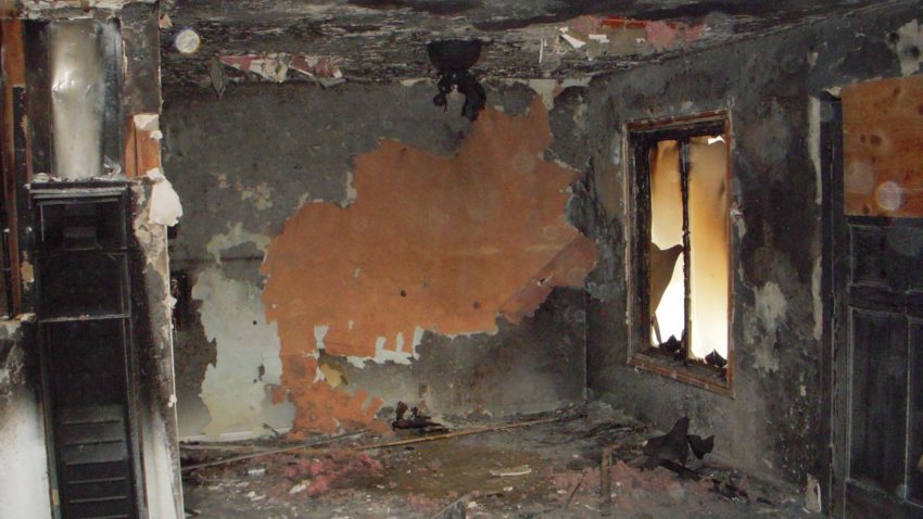 Incendiu la o casă în Medgidia, pe strada Abatorului