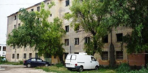 (AUDIO) În Constanța, se vând bine locuințele foarte ieftine, confort redus