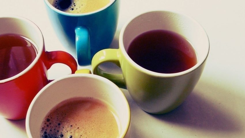 Avantajele şi dezavantajele consumului de ceai şi cafea
