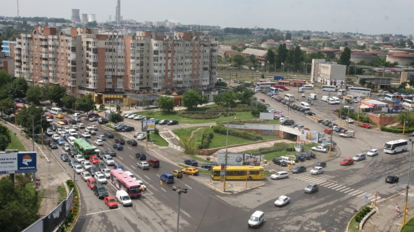 (AUDIO) Reprezentanții service-urilor auto și șoferii vor protesta împotriva scumpirii RCA