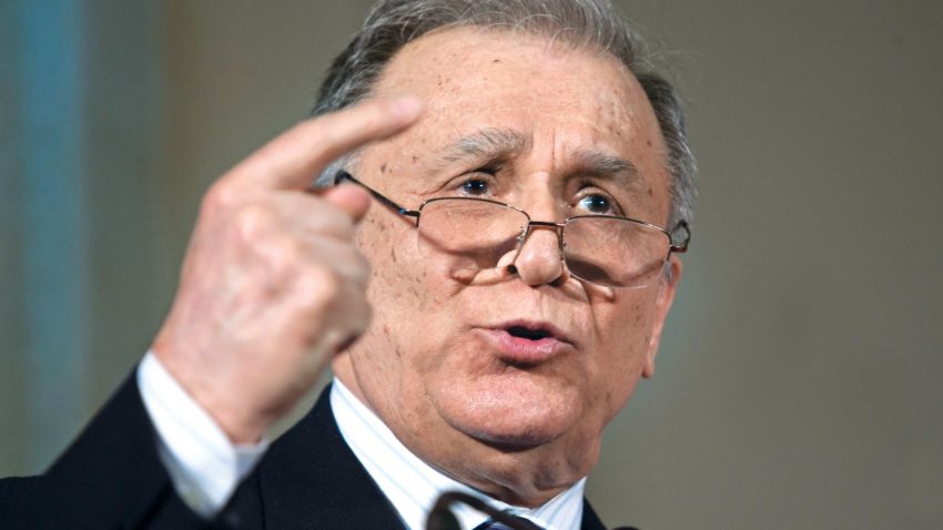 Iliescu: Ponta, responsabil, dar nu singur, de rezultatul alegerilor