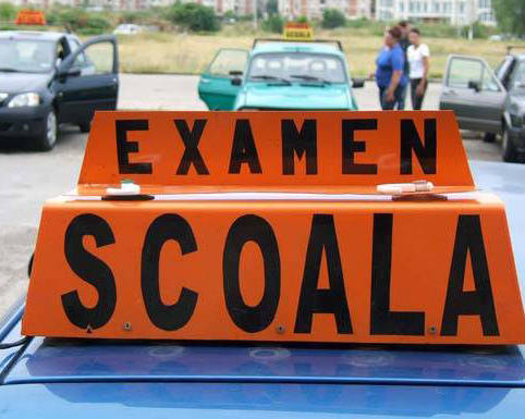 Instructor auto, rănit într-un accident în Piaţa Chiliei