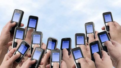 Numărul utilizatorilor de telefonie mobilă stagnează de doi ani, dar traficul de voce creşte
