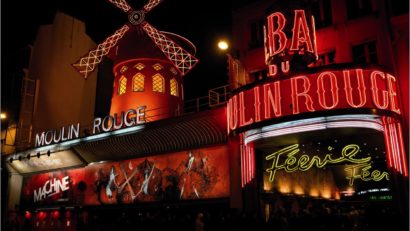 VIDEO: Dansatorii de la Moulin Rouge au stabilit trei recorduri mondiale