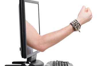 Scenele violente sau cu conotaţii sexuale, interzise în producţiile difuzate pe internet în China