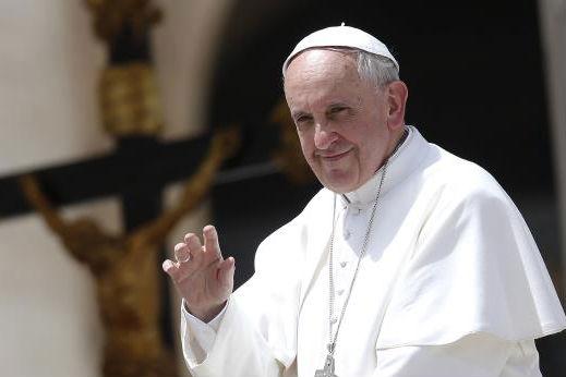 Nevoiaşii – ajutaţi să îşi plătească facturile de către Papa Francisc