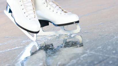 Luni se deschide patinoarul Aqua Ice Magic
