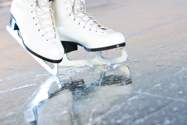 Luni se deschide patinoarul Aqua Ice Magic