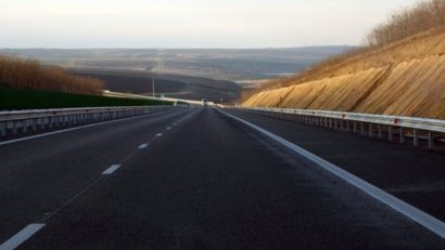 Încep plantările de-a lungul Autostrăzii Soarelui