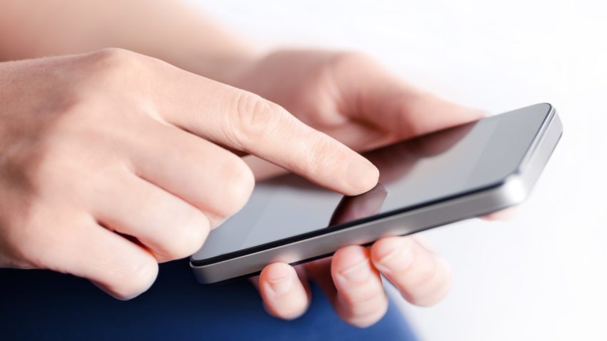 Biletele CFR pot fi cumpărate mai uşor de pe tablete şi smartphone-uri