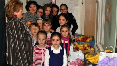 Sute de kilograme de fructe stânse de elevii constănţeni