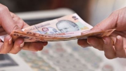 Românii preferă plăţile cash. Află de ce