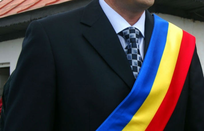 (AUDIO) Pro și contra la limitarea mandatelor pentru aleșii locali și județeni