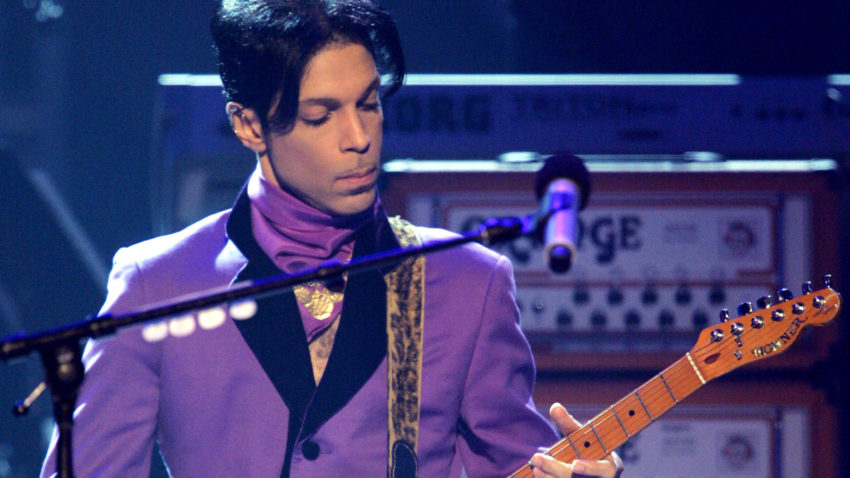 Prince a „dispărut“ de pe reţelele sociale