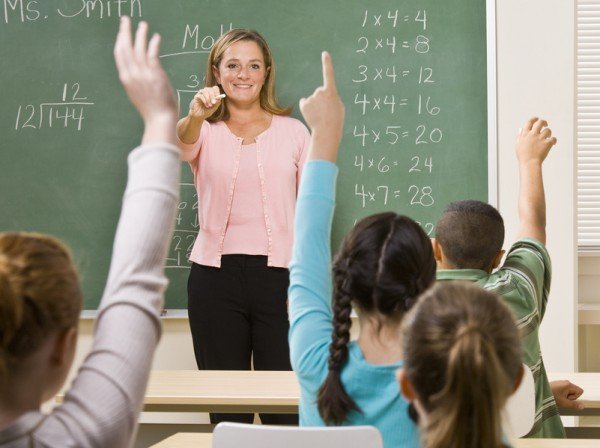 Dascălii primesc bani pentru dezvoltarea profesională