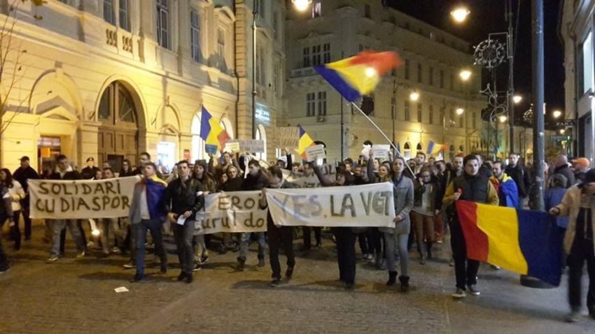 UPDATE: Mitinguri de solidaritate cu votanţii din diaspora la Constanţa, Bucureşti, Braşov, Galaţi şi Suceava, dar și peste hotare