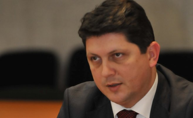 Ministrul de externe Titus Corlăţean şi-a dat demisia