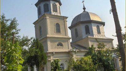 (UPDATE) Chilii făcute SCRUM. Incendiu la mănăstirea Vovidenia din Slava Cercheză, Tulcea