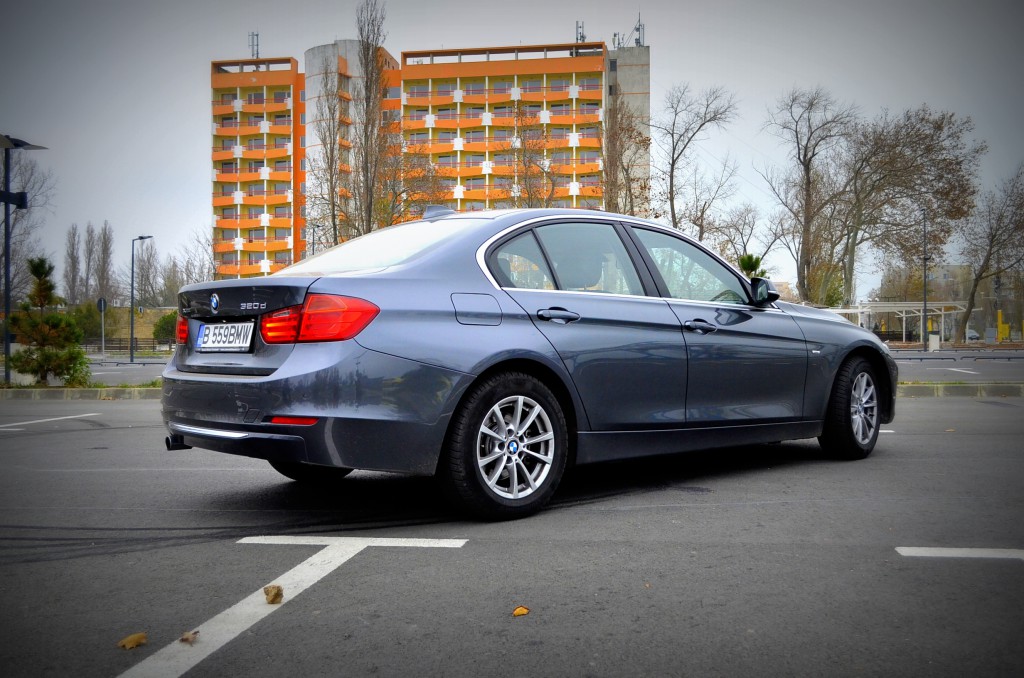 Plimbare pe litoral cu BMW Seria 3
