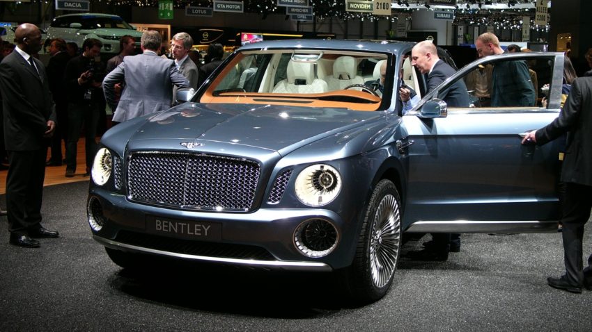 Cel mai rapid şi luxos SUV vine de la Bentley