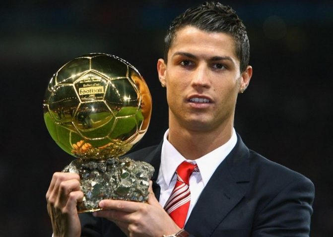 Messi, Ronaldo şi Neuer, finalişti pentru Balonul de Aur