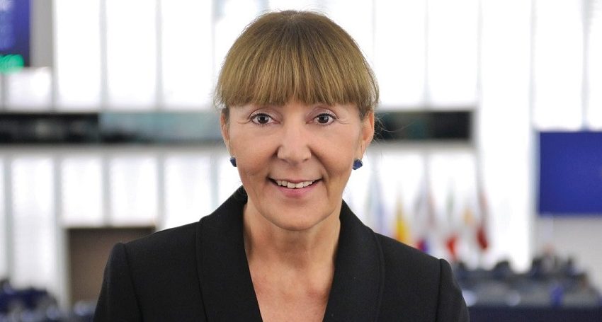 Monica Macovei cere reguli pentru o apă de băut mai bună