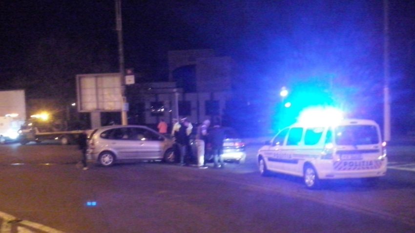 (FOTO) Accident de circulaţie în Constanţa, pe strada Traian. O persoană a fost rănită