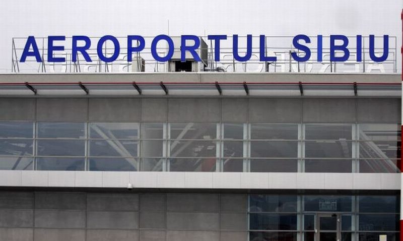 Aeronava cu care Băsescu venea de la Bruxelles a aterizat la Sibiu din cauza condiţiilor meteo