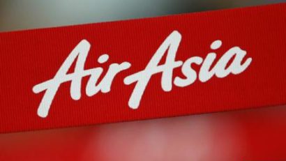 Căutările avionului Air Asia, suspendate din cauza întunericului