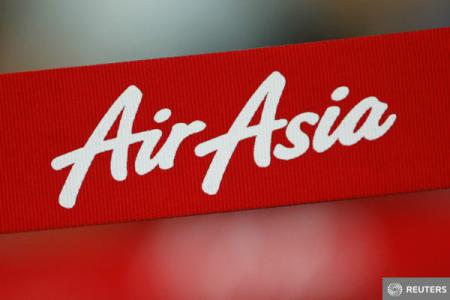 Căutările avionului Air Asia, suspendate din cauza întunericului