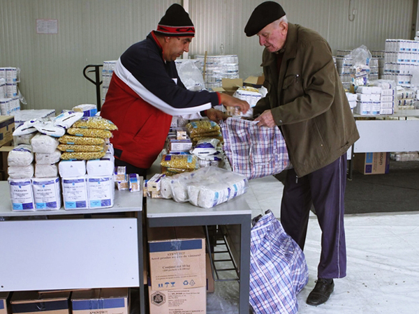 Unde se distribuie pachete alimentare pentru nevoiaşi