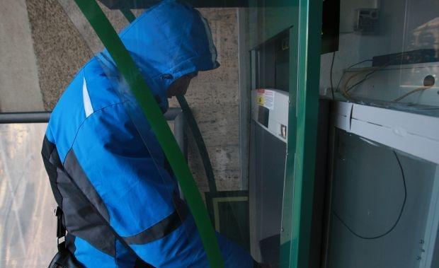 Hoţii au încercat să fure bancomatul de la Petromidia Năvodari