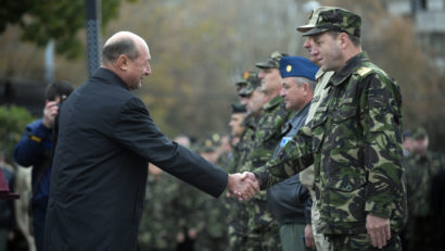 Mesaj al preşedintelui pentru militarii din străinătate