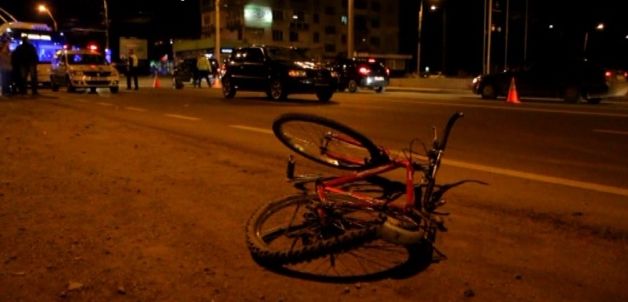 UPDATE Biciclist lovit de maşină pe strada Caraiman