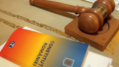 Curtea Constituţională dezbate luni sesizarea PNL privind bugetul pe 2015