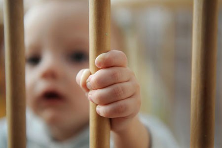 (AUDIO) Iarna, creşte numărul copiilor abandonaţi în spital