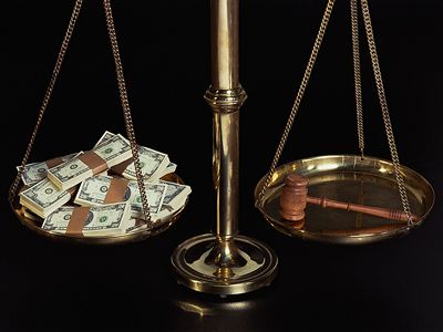 România, pe un loc ruşinos în UE. 9 decembrie, Ziua Internaţională a luptei împotriva CORUPŢIEI