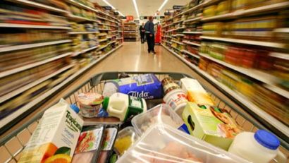 STUDIU: Aproape jumătate din coşul pentru sărbători se umple cu alimente