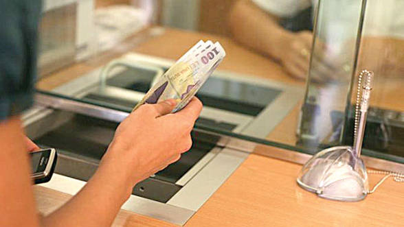 De la anul, băncile reiau creditarea